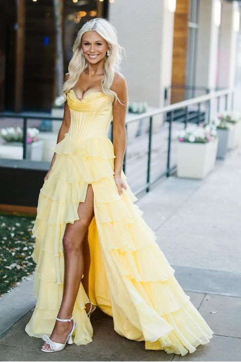 Sweetheart Sleeveless Empire A-Line Tiered Prom Dress