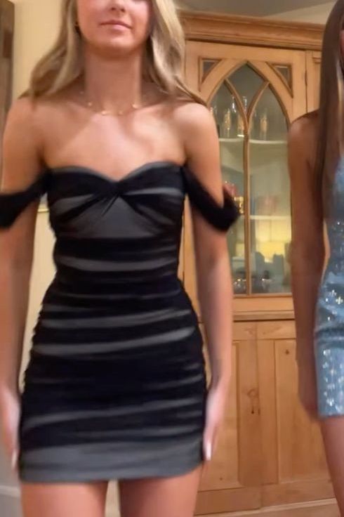 Bodycon Sweetheart Off-Shoulder Empire Mini Homecoming Dress