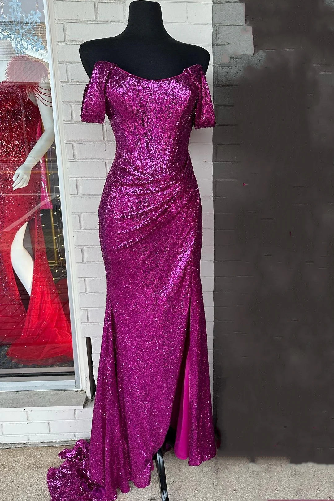 Bateau Off-Shoulder Empire Ruched Trumpet Sequins Prom Dress