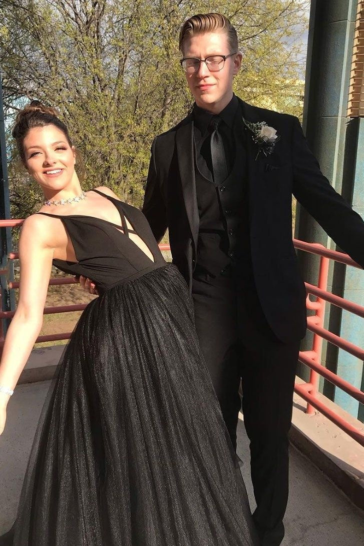 Black Tulle A-Line V-Neck Spaghetti Straps Wedding Dress