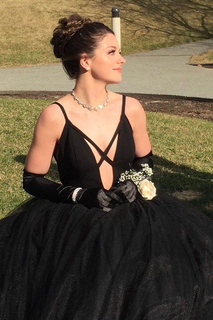 Black Tulle A-Line V-Neck Spaghetti Straps Wedding Dress