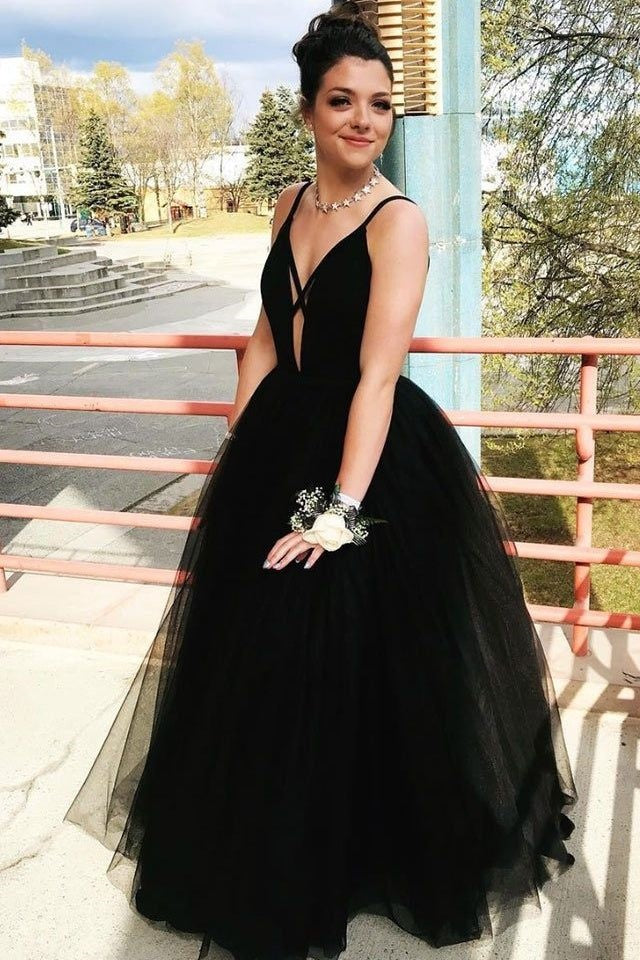 Black Tulle A-Line V-Neck Spaghetti Straps Wedding Dress