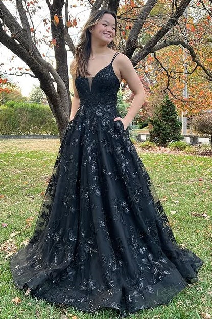 Black V-Neck Sleeveless Lace Appliques Party Prom Dress