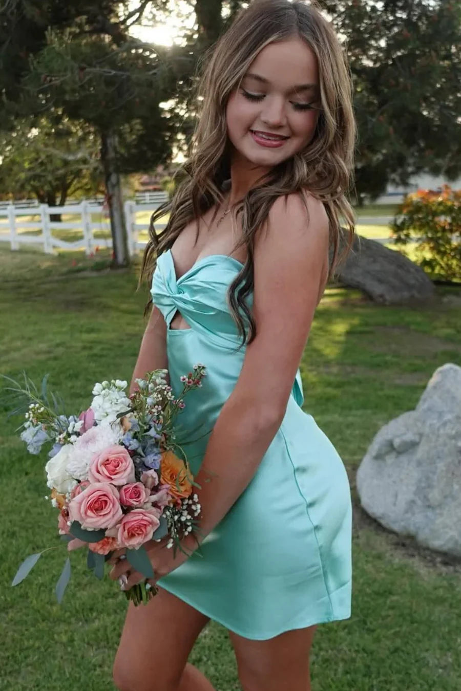 casual hoco dresses Satin Sweetheart Lace Up Mini Homecoming Dress 11 The fabric is comfortable Color:Pink Paisley (Honey + Cream) blue dress with rose Prom
