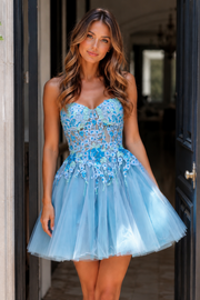 Chic Lace Appliqes Tulle A-Line Sweetheart Strapless Homecoming Dress