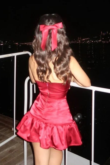 Chic Red A-Line V-Neck Halter Satin Short Party Evening Dress