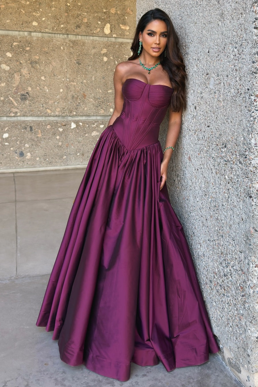 Chic Satin A-Line Strapless Pleated Maxi Party Prom Dress