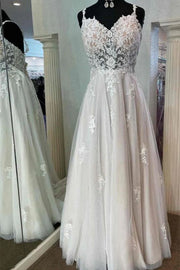 Chic Tulle A-Line Sweetheart Sleeveless Appliques Wedding Dress