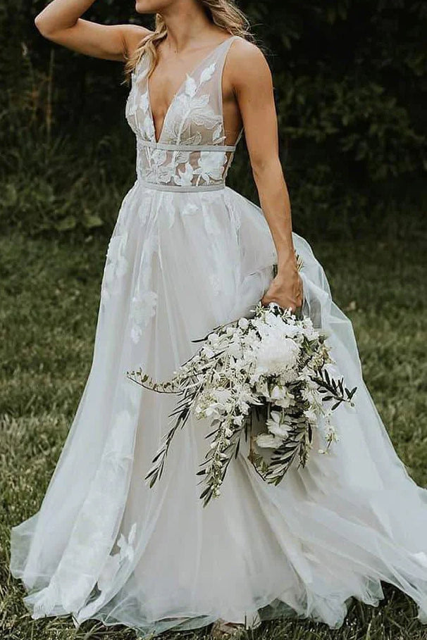 Chic V-Neck Sleeveless A-Line Appliques Summer Wedding Dress White / US 10 Chic V-Neck Sleeveless A-Line Appliques Summer Wedding Dress White / US 10