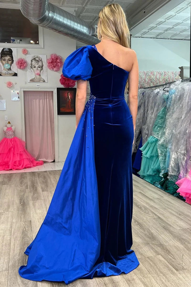 Chic Velvet One Shoulder Short Sleeve With Train Prom Dress