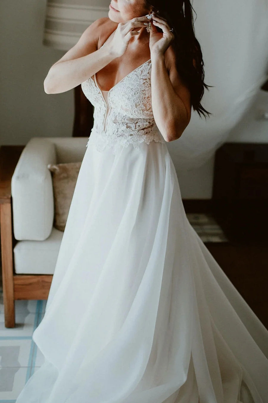 Chiffon A-Line V-Neck Spaghetti Straps Empire Wedding Dress Ivory / US 10 Chiffon A-Line V-Neck Spaghetti Straps Empire Wedding Dress Ivory / US 10