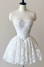 Cute Lace A-Line Empire Sweetheart Strapless Homecoming Dress