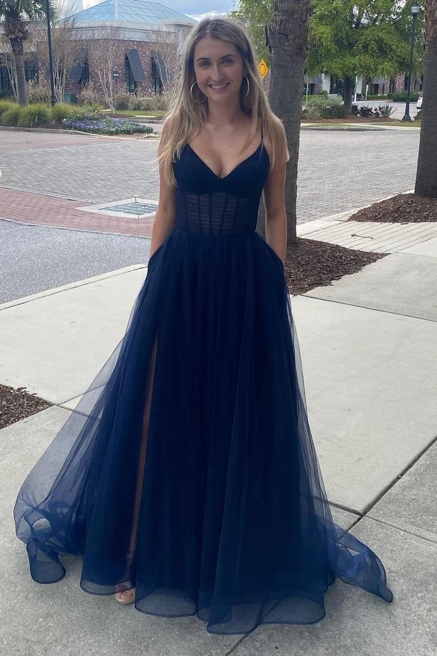 Dark Navy Tulle A-Line V-Neck Party Prom Dress