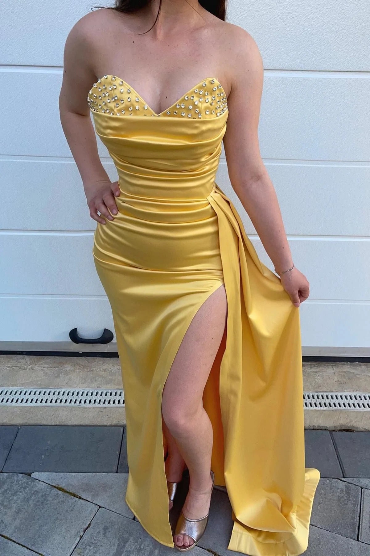 Elegant Satin V-Neck Beaded Ruched Empire Party Prom Dress