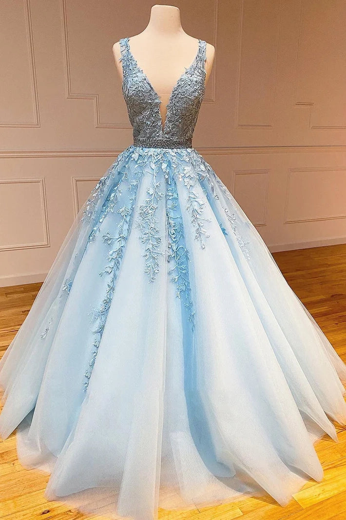 Elegant Tulle A-Line V-Neck Sleeveless Appliques Prom Dress