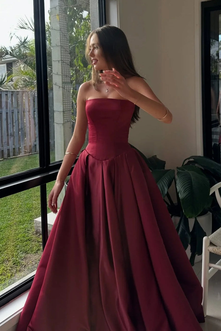 Elegant Win Red Satin A-Line Strapless Party Prom Dress