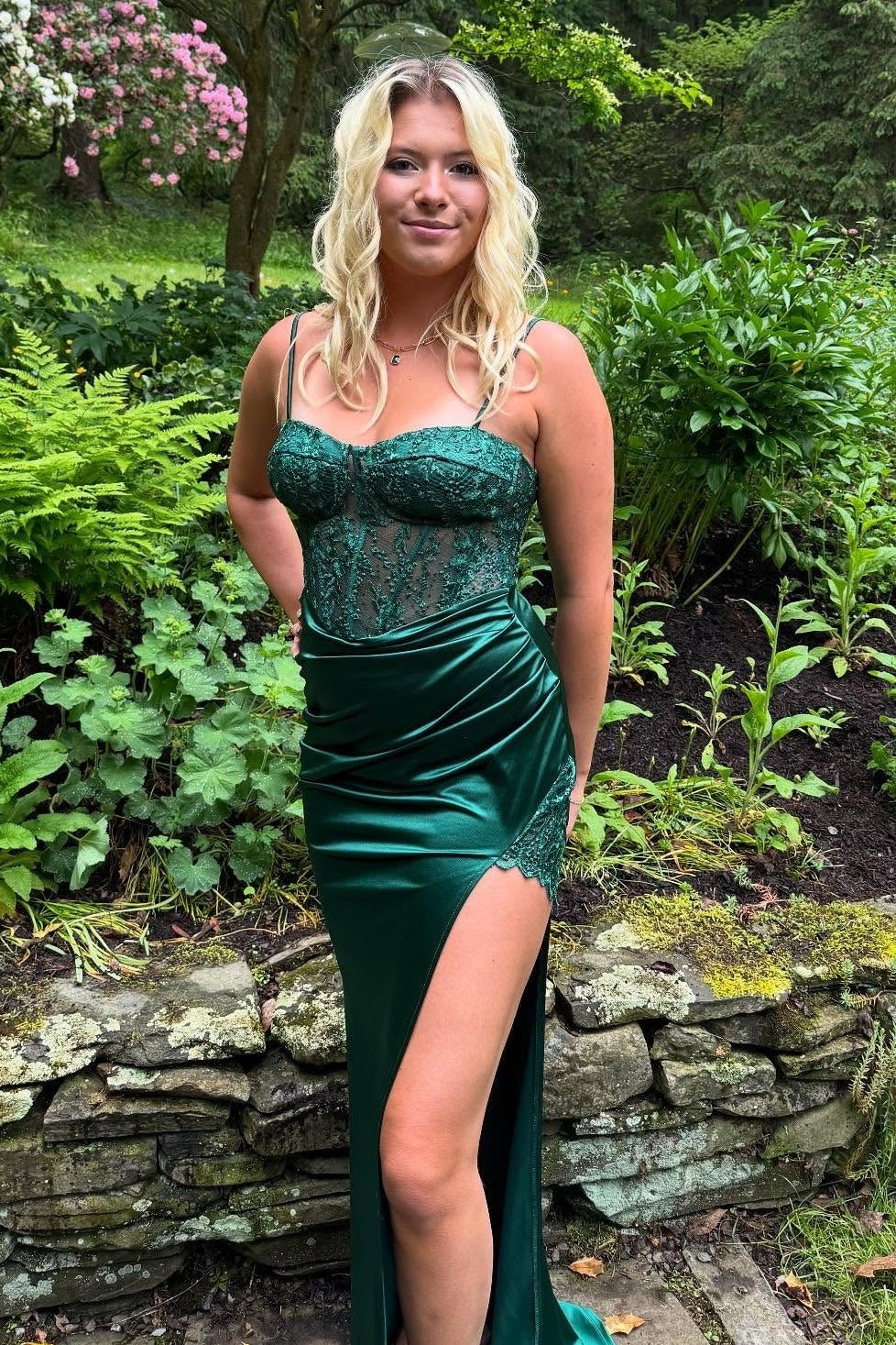 Fitted Sweetheart Sleeveless Lace And Satin Party Prom Dress