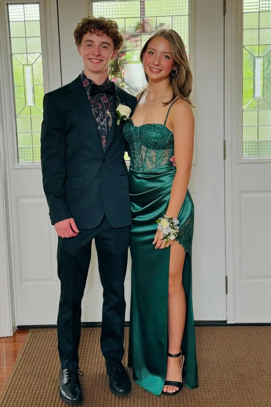 Fitted Sweetheart Sleeveless Lace And Satin Party Prom Dress