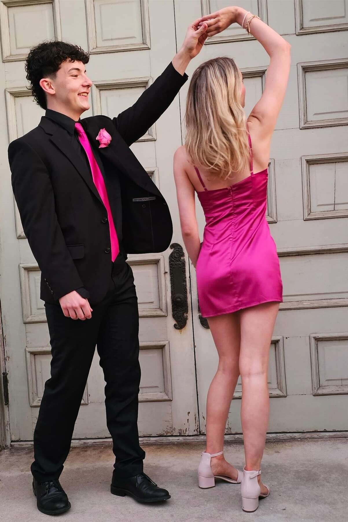 Fuchsia V-Neck Sleeveless Mini Satin Evening Homecoming Dress
