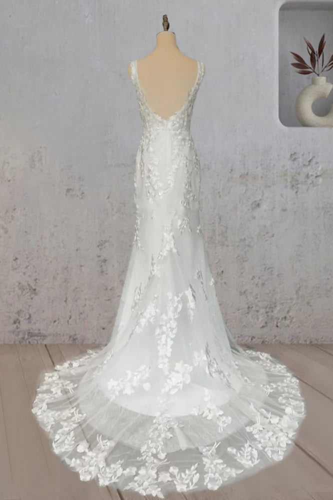 Lace Appliques V-Neck Sleeveless With Train Wedding Dress