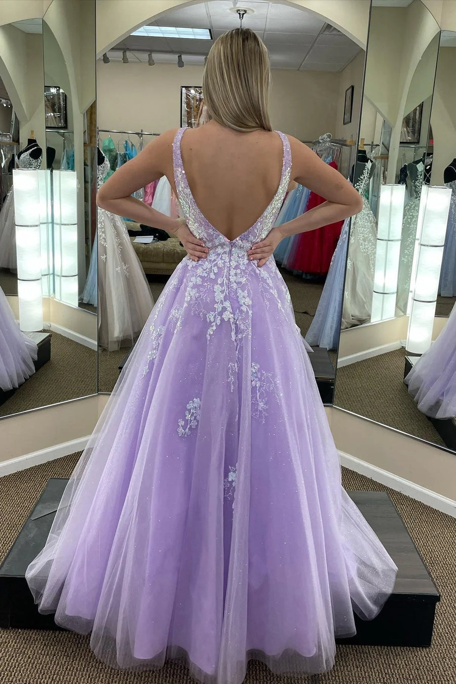 Lilac Tulle A-Line Appliques Backless Party Prom Dress