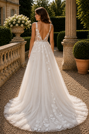 Low V-Neck Backless Tulle Lace Appliques A-Line Wedding Dress