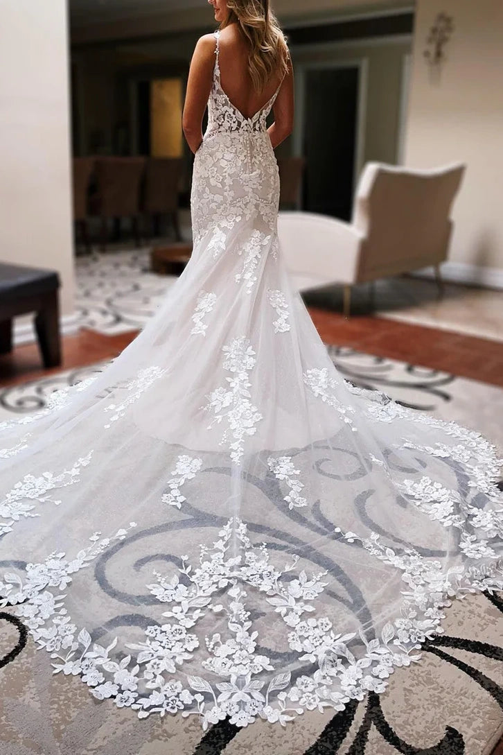 Low V-Neck Sleeveless Lace Appliques Long Wedding Dress Ivory / US 12