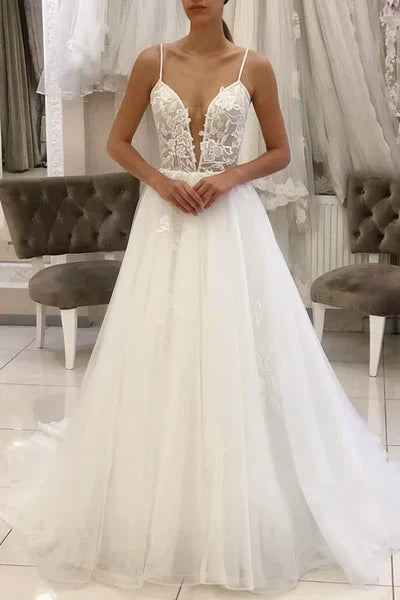 Low V-Neck Spaghetti Straps Lace Appliques Tulle Wedding Dress