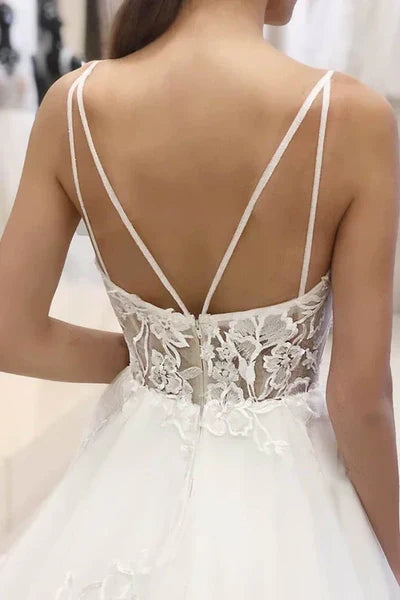 Low V-Neck Spaghetti Straps Lace Appliques Tulle Wedding Dress