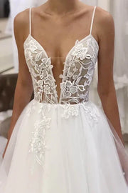 Low V-Neck Spaghetti Straps Lace Appliques Tulle Wedding Dress