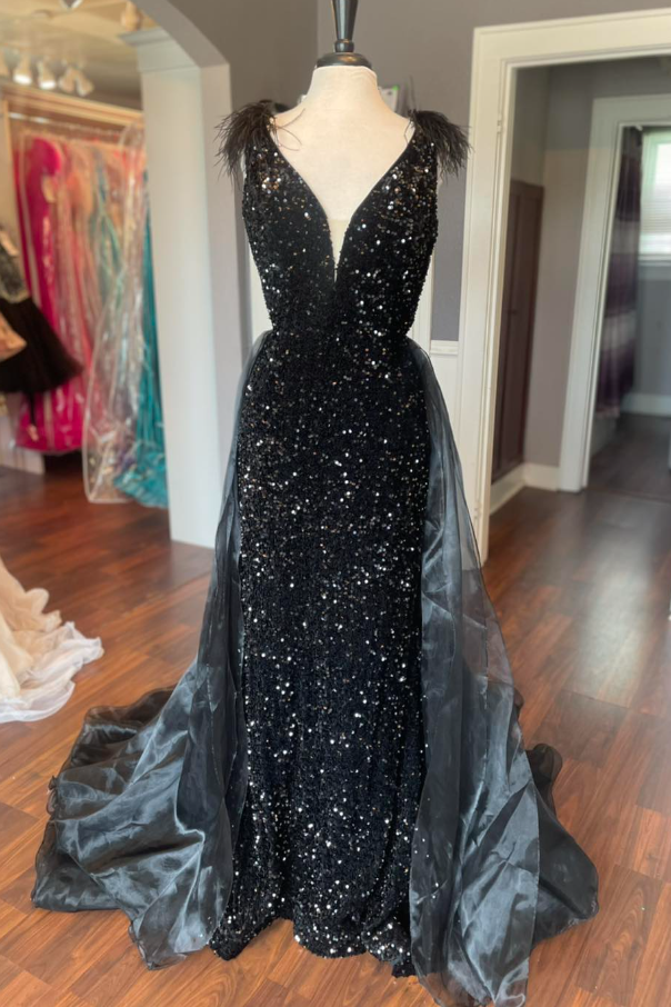 Mermaid V-Neck Sleeveless Sequins Prom Dress With Tulle Train