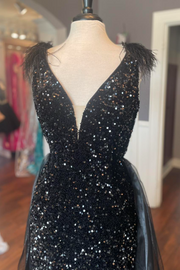 Mermaid V-Neck Sleeveless Sequins Prom Dress With Tulle Train