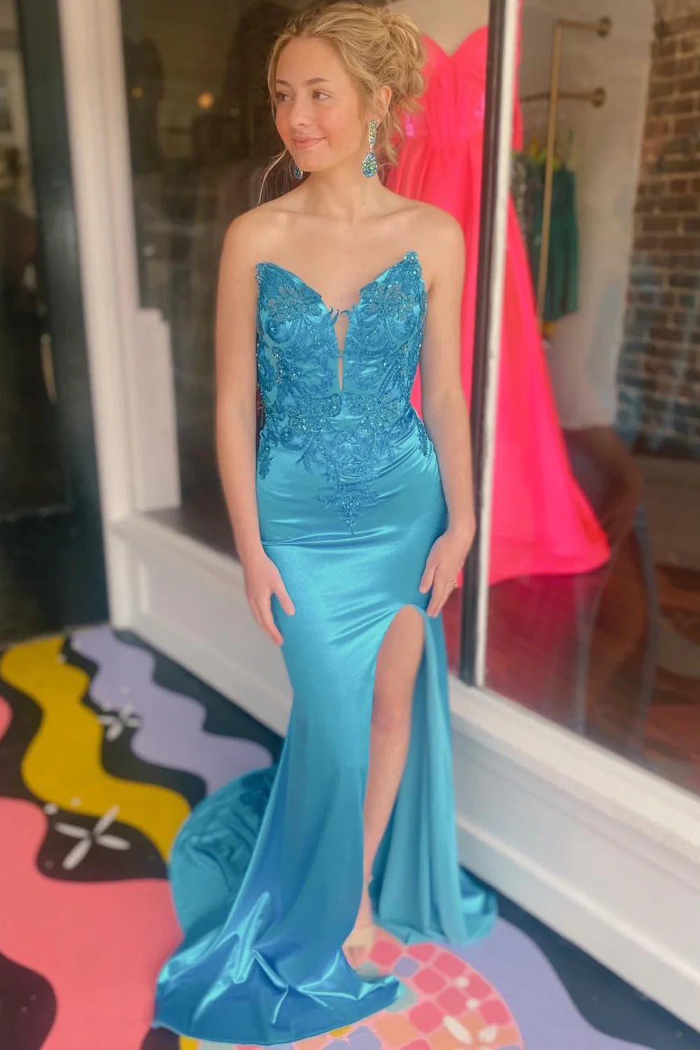 Mermaid V-Neck Strapless Appliques Prom Dress With Slit