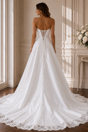 Modest Sweetheart Strapless Satin A-Line Lace Appliques Wedding Dress