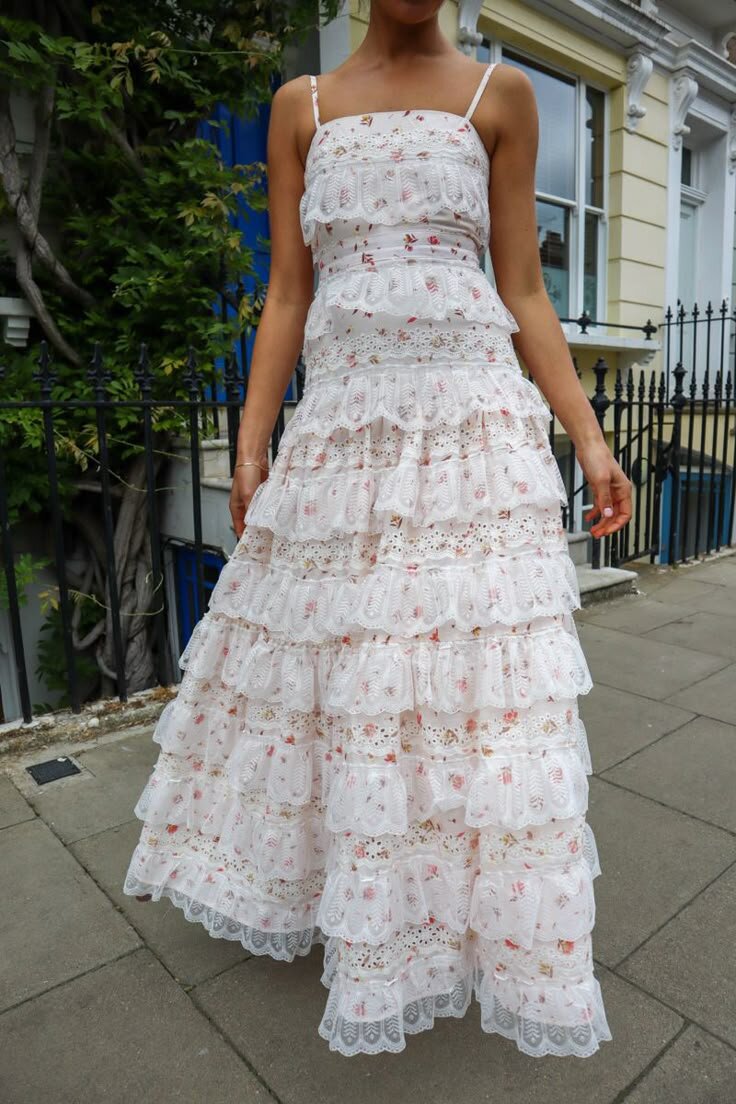 Pretty A-Line Tiered Sleeveless Floral Party Prom Dress