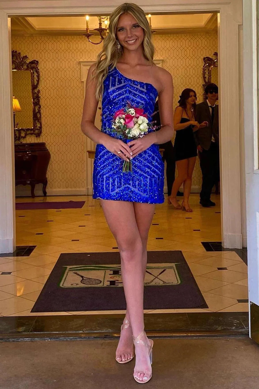 One Shoulder Sequins Bodycon Short Homecoming Dress