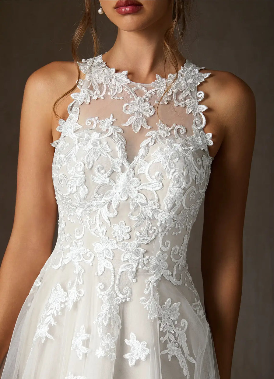 Round Sleeveless A-Line Empire Lace Appliques Tulle Wedding Dress
