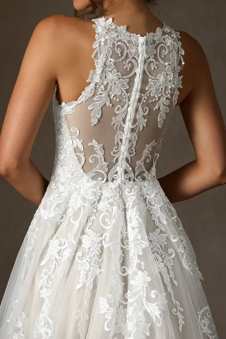 Round Sleeveless A-Line Empire Lace Appliques Tulle Wedding Dress