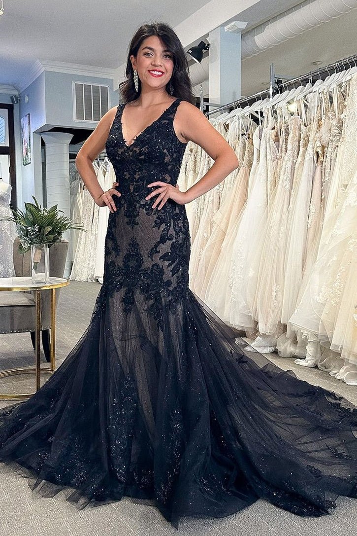 Sexy Black Lace V-Neck Backless Mermaid Wedding Dress