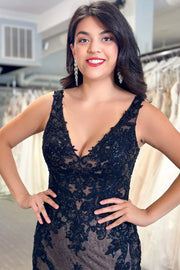 Sexy Black Lace V-Neck Backless Mermaid Wedding Dress