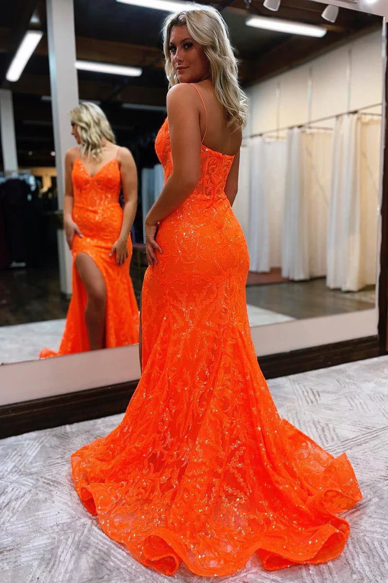 Sexy V-Neck Spaghetti Straps Lace Appliques Trumpet Prom Dress