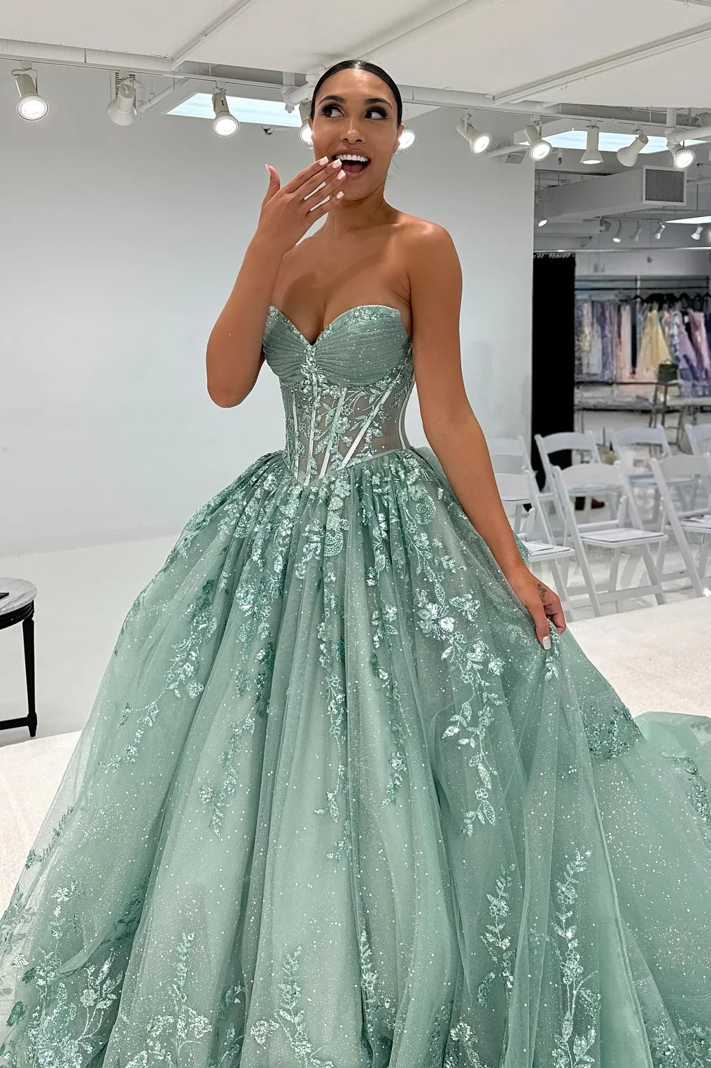 Sparkly Lace A-Line Sweetheart Strapless Appliques Party Prom Dress