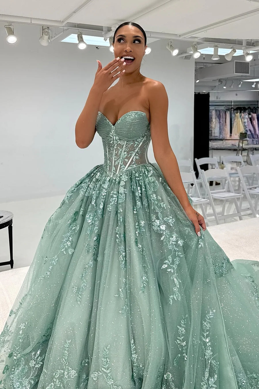 Sparkly Lace A-Line Sweetheart Strapless Appliques Party Prom Dress