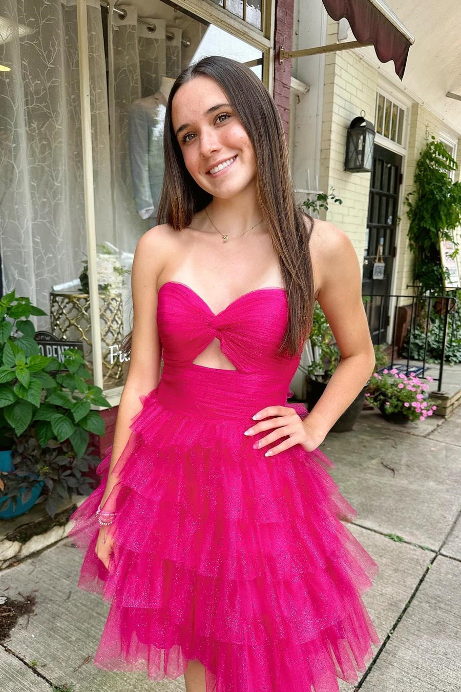 Sparkly Tulle A-Line Strapless Short Tiered Party Homecoming Dress