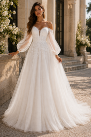 Sweetheart Long Sleeves A-Line Lace Appliques Tulle Wedding Dress