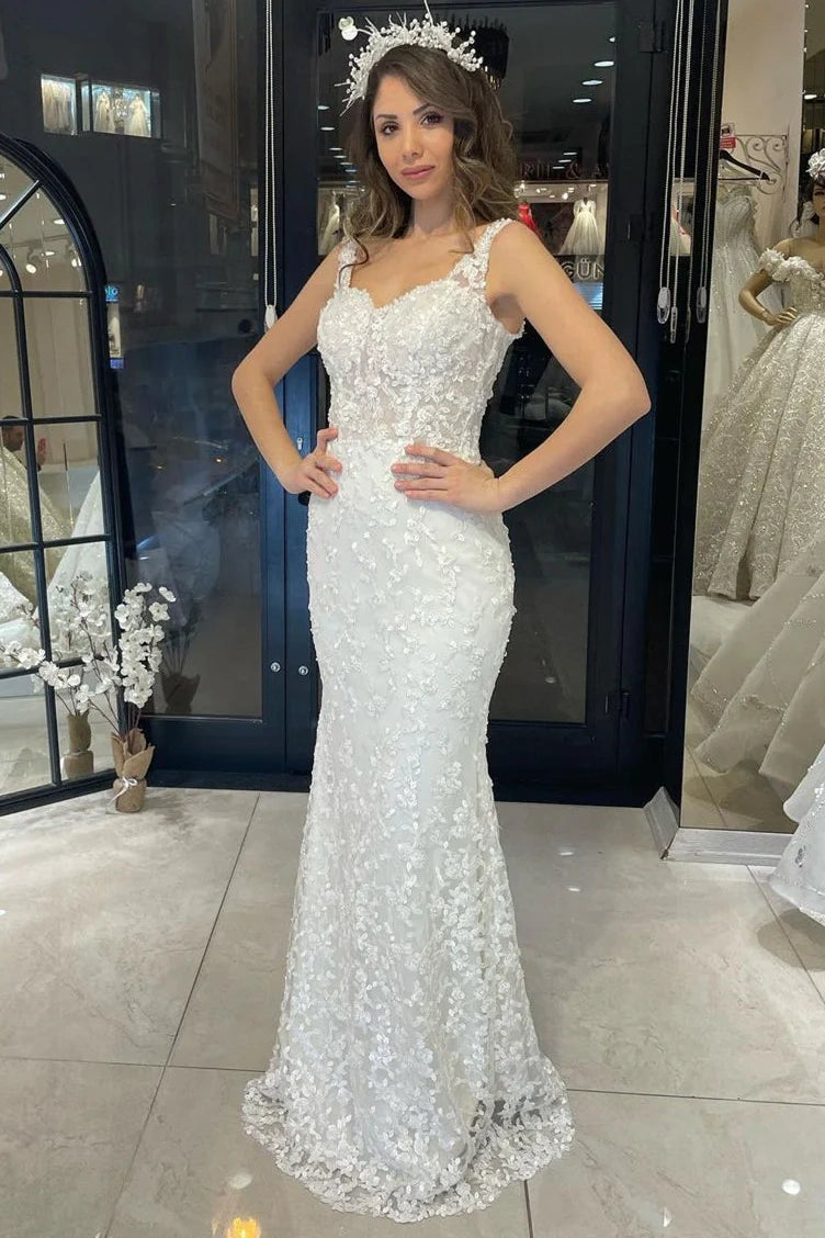 Sweetheart Sleeveless Lace Wedding Dress With Detachable Train