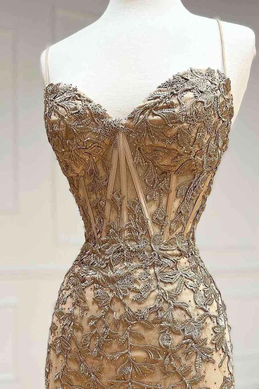 Sweetheart Spaghetti Straps Lace Up Lace Homecoming Dress