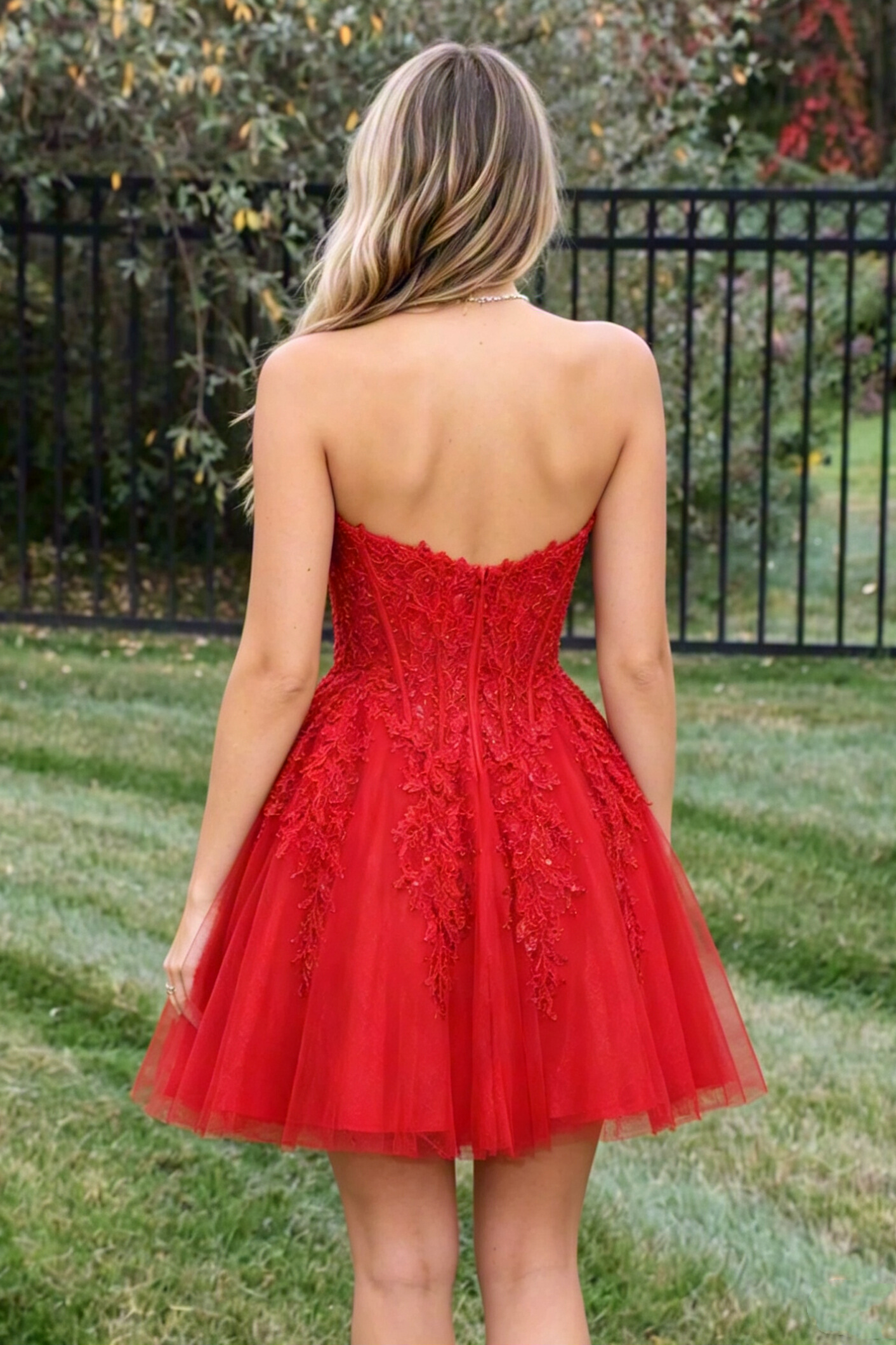 Sweetheart Strapless A-Line Lace Appliques Tulle Party Homecoming Dress