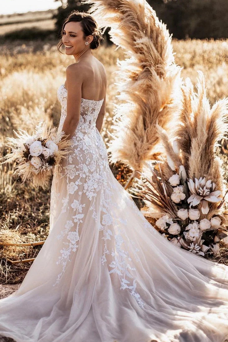 Sweetheart Strapless A-Line Lace Beach Wedding Dress Ivory / US 14 Sweetheart Strapless A-Line Lace Beach Wedding Dress Ivory / US 14