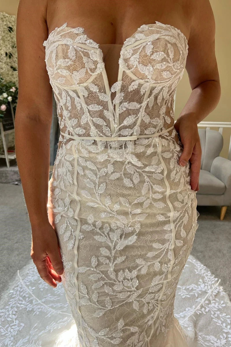 Sweetheart Strapless Lace Appliques With Train Wedding Dress Ivory / US 16 Sweetheart Strapless Lace Appliques With Train Wedding Dress Ivory / US 16